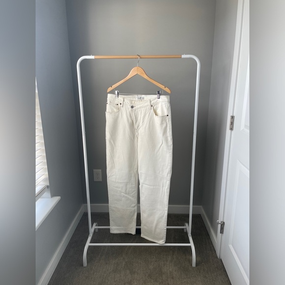 Abercrombie & Fitch 90s Ultra High Rise Jeans - White, Size 14R - Picture 2 of 4